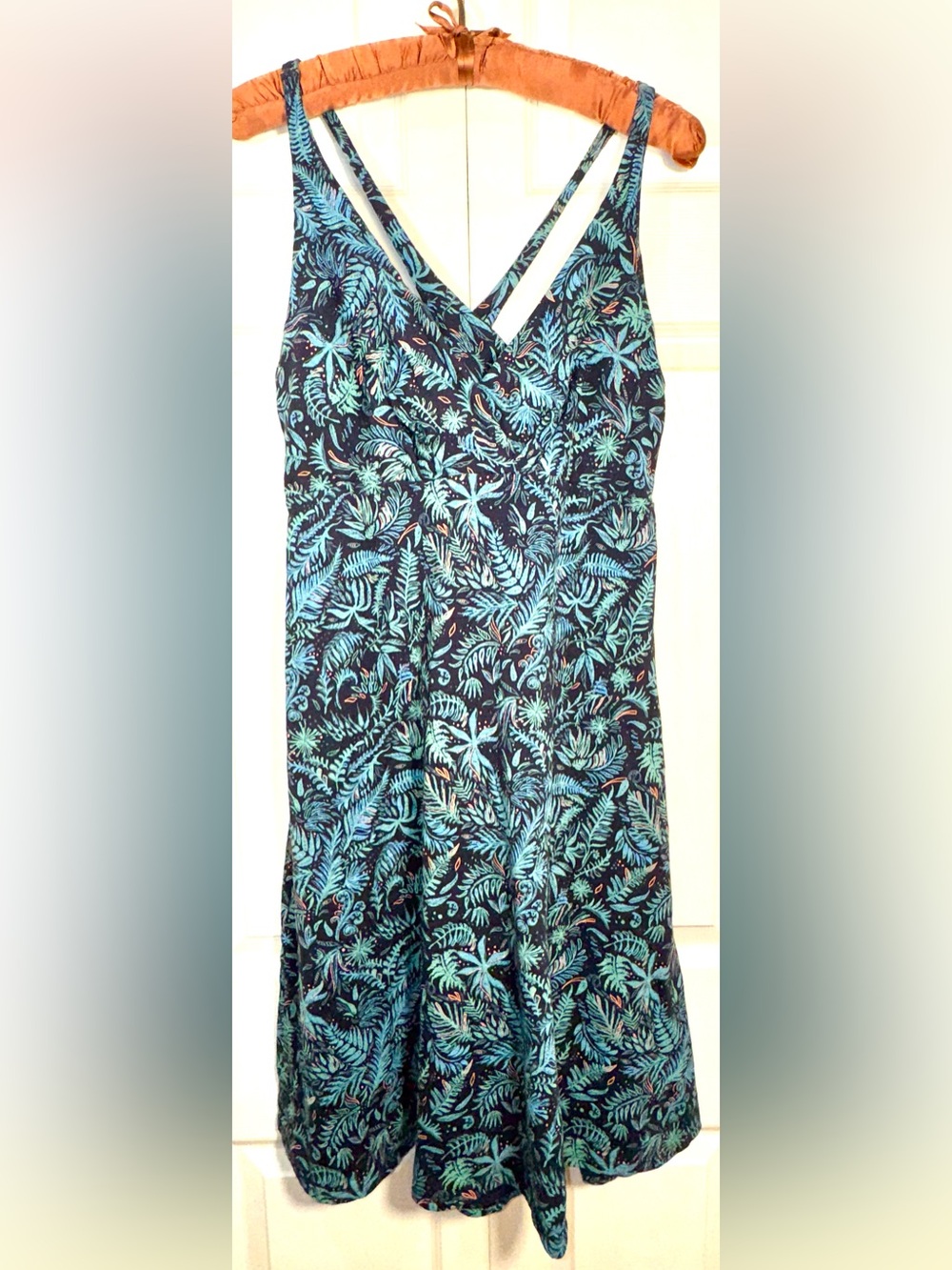Patagonia Amber Dawn Dress Navy Teal Floral Size L (runs smaller)